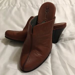 Born Brown Leather Clog Mule w/ 3 1/2” Heel